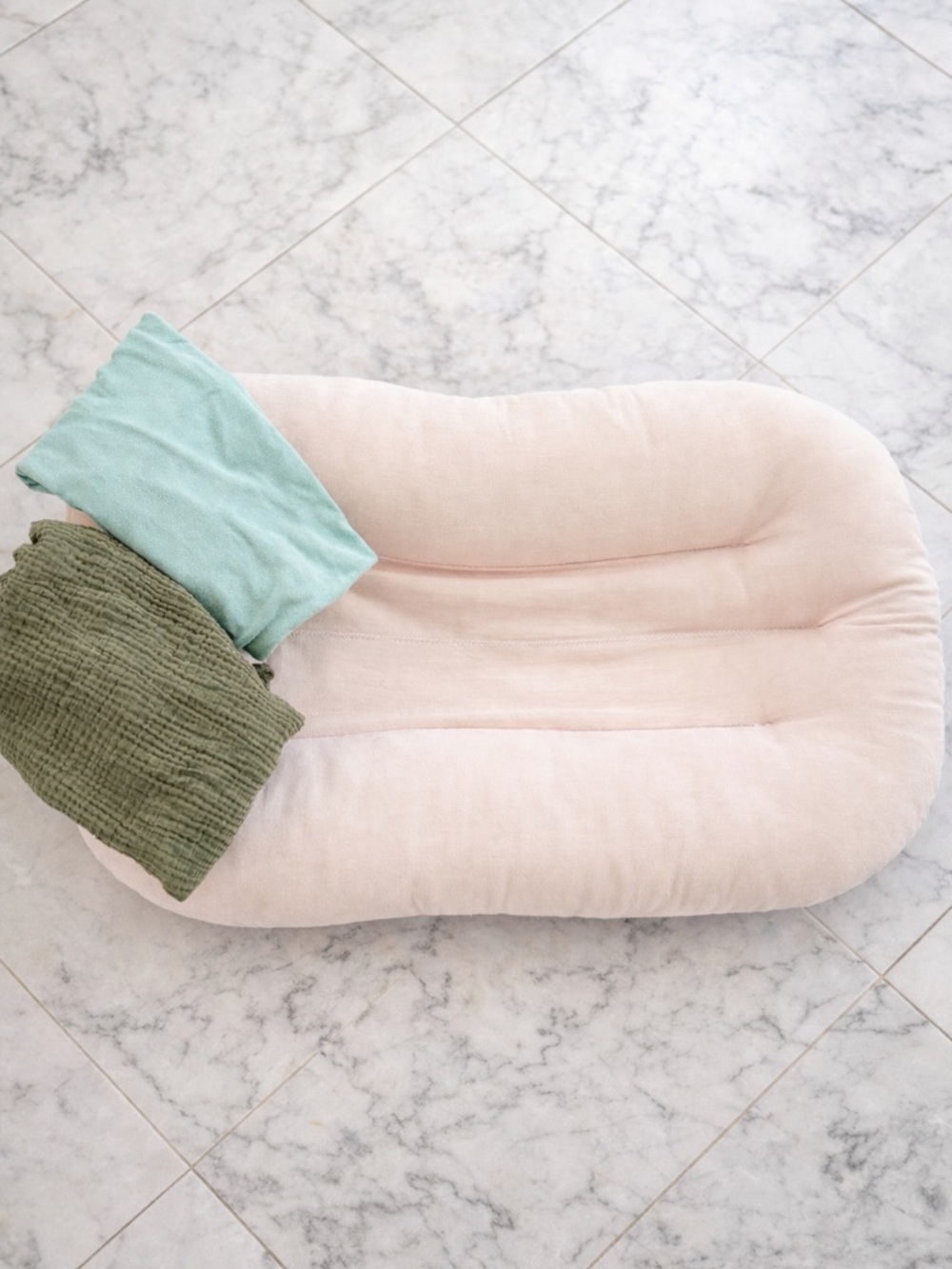 Snuggle Me Lounger Bundle | Petal Pink + 2 Covers | GUC